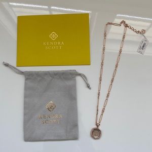 Kendra Scott Davis Pendant necklace in Rose gold